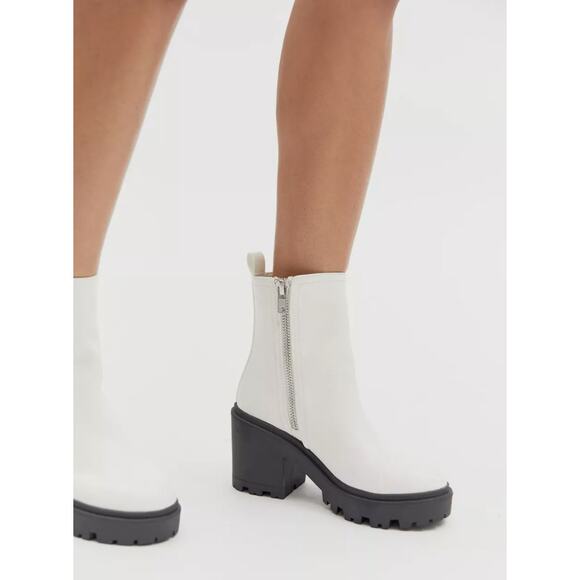 Urban Outfitters UO Zip-Up Chunky Heeled Boot White - Picture 1 of 14
